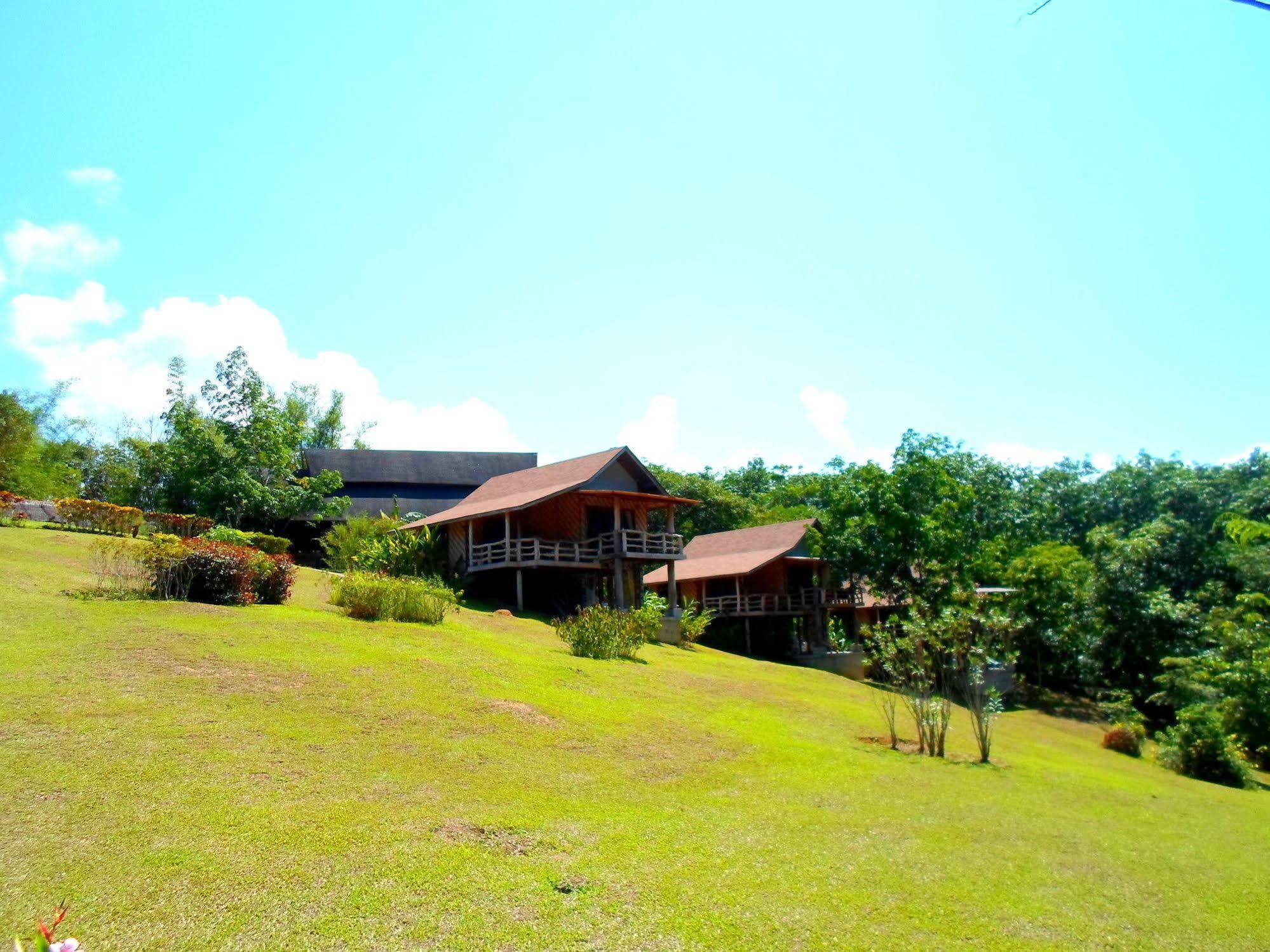 The Cliff & River Jungle Resort Phanom Exterior foto