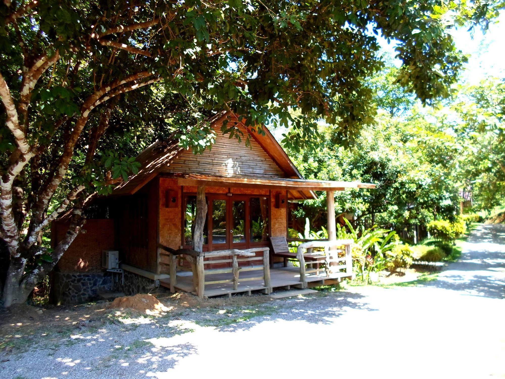 The Cliff & River Jungle Resort Phanom Exterior foto