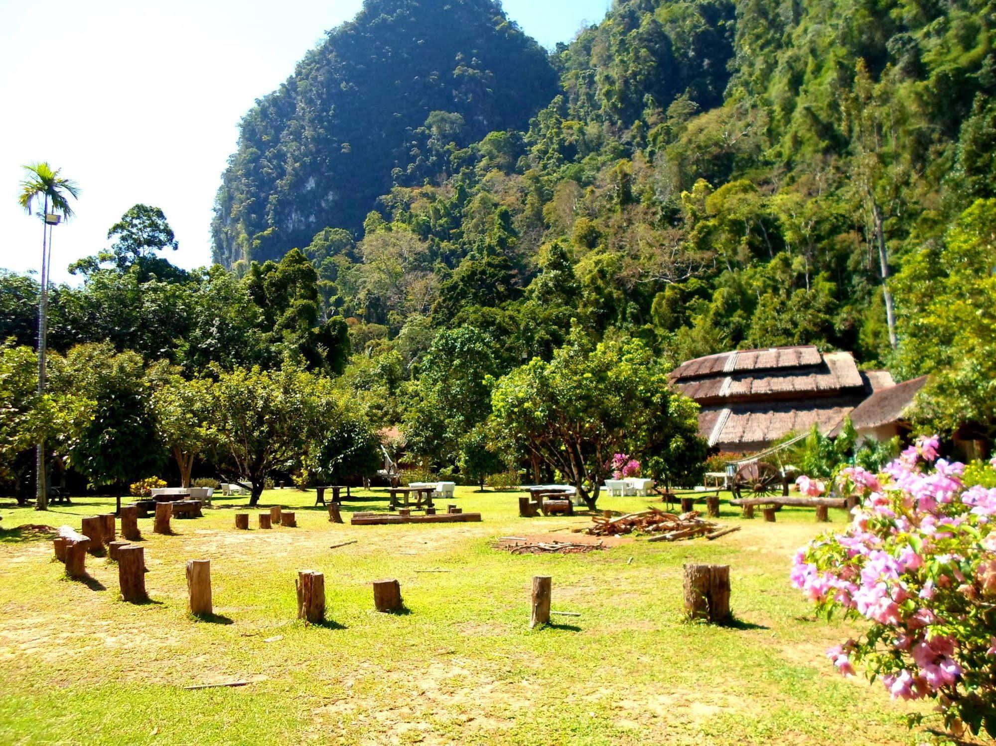 The Cliff & River Jungle Resort Phanom Exterior foto
